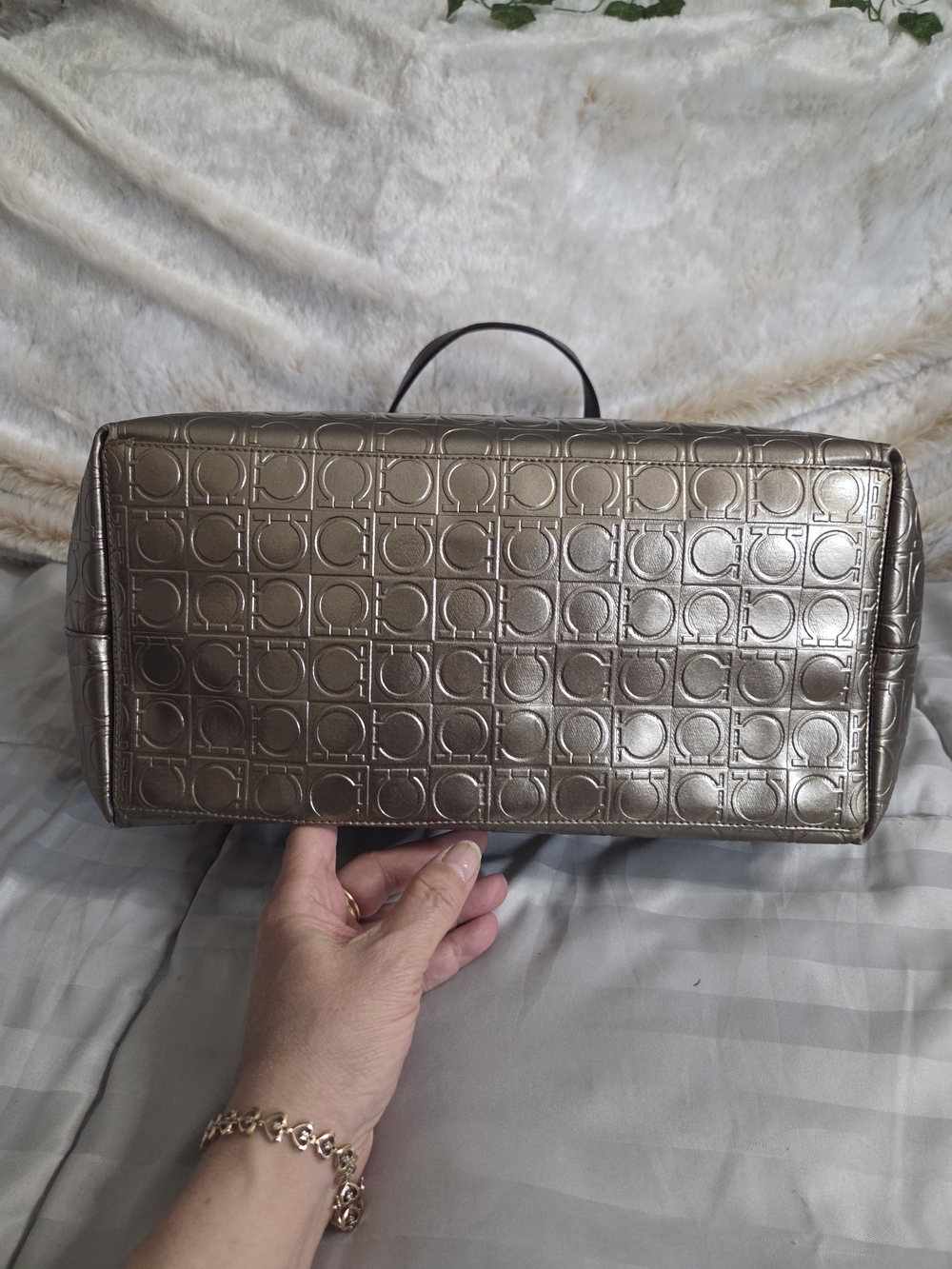 Salvatore Frrragamo Gancini Tote Bag - Picture 5 of 11